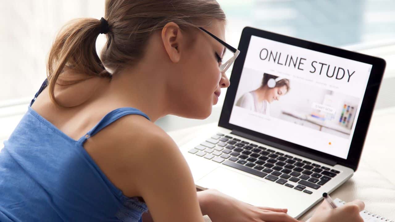 especialização totalmente online e gratuita
